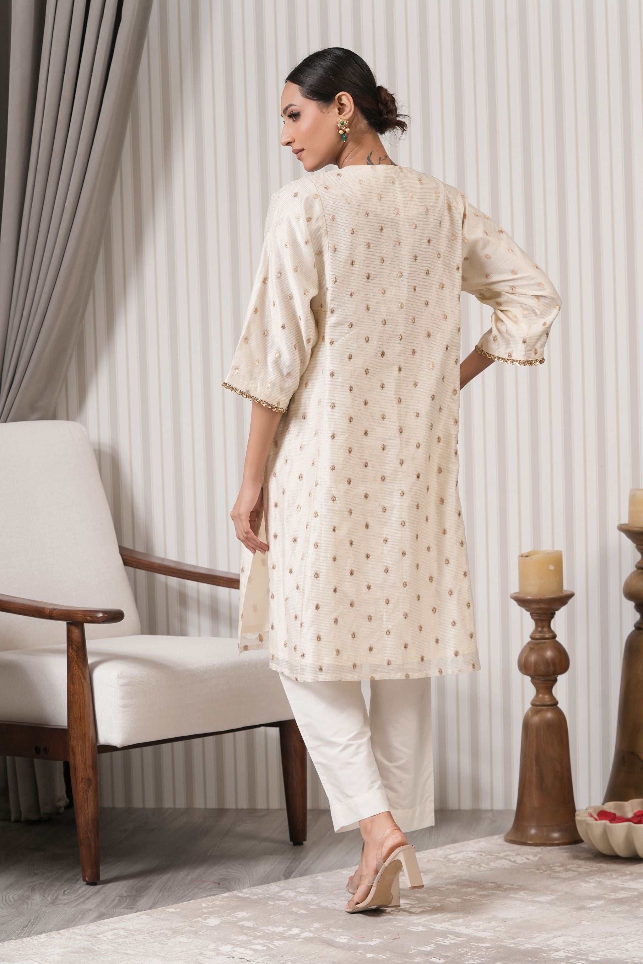 Embroidered Floral Pure Chanderi Booti A-line Kurta Set - Off White